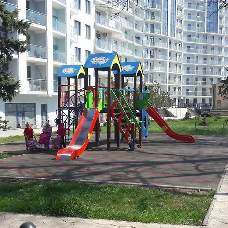 10 Fontana House Santorini Hostel *