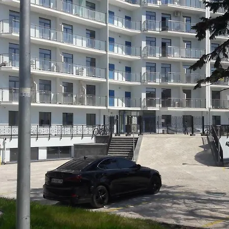 10 Fontana House Santorini Hostel