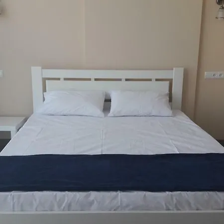 Hostel 10 Fontana House Santorini Odesa