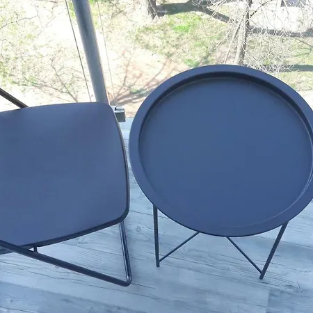 10 Fontana House Santorini Hostel