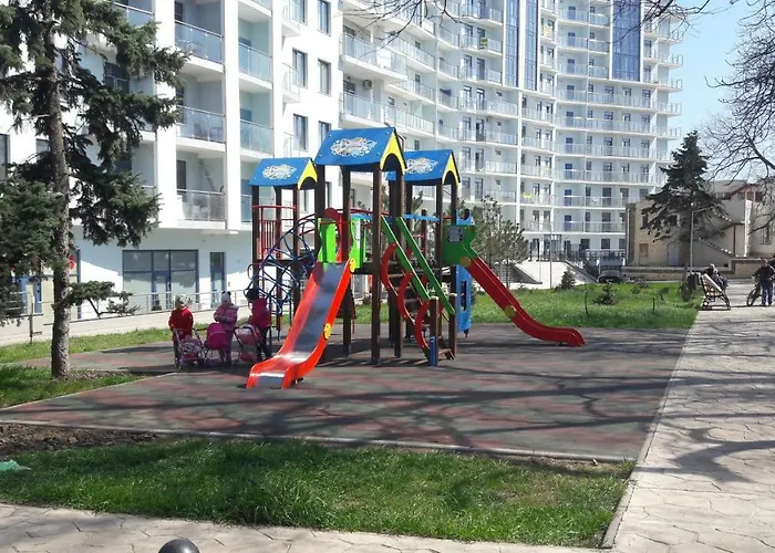 10 Fontana House Santorini Hostel *